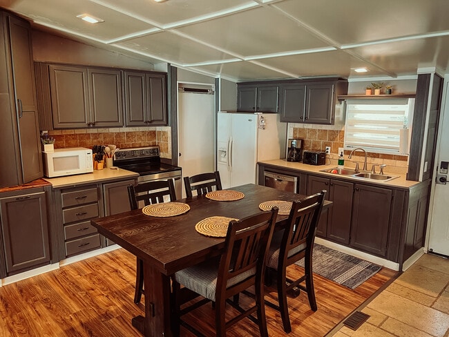 Building Photo - 150 Red Bluff Loop