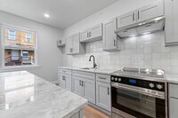 Building Photo - Renovated 1 bedroom, 1 bathroom