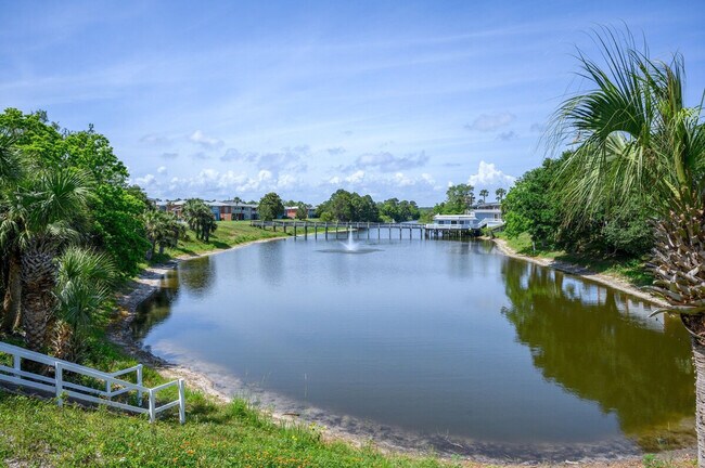 Building Photo - 4000 Gulf Terrace Dr