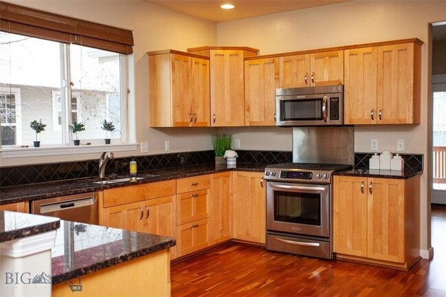 Building Photo - Single family home for rent in Valley West