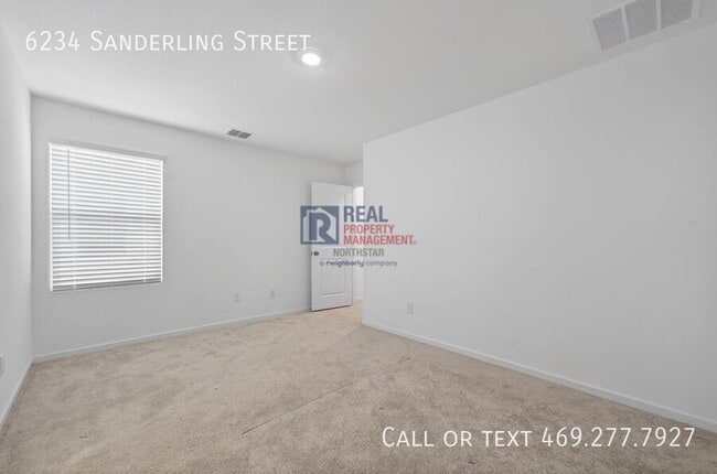 Building Photo - 6234 Sanderling St
