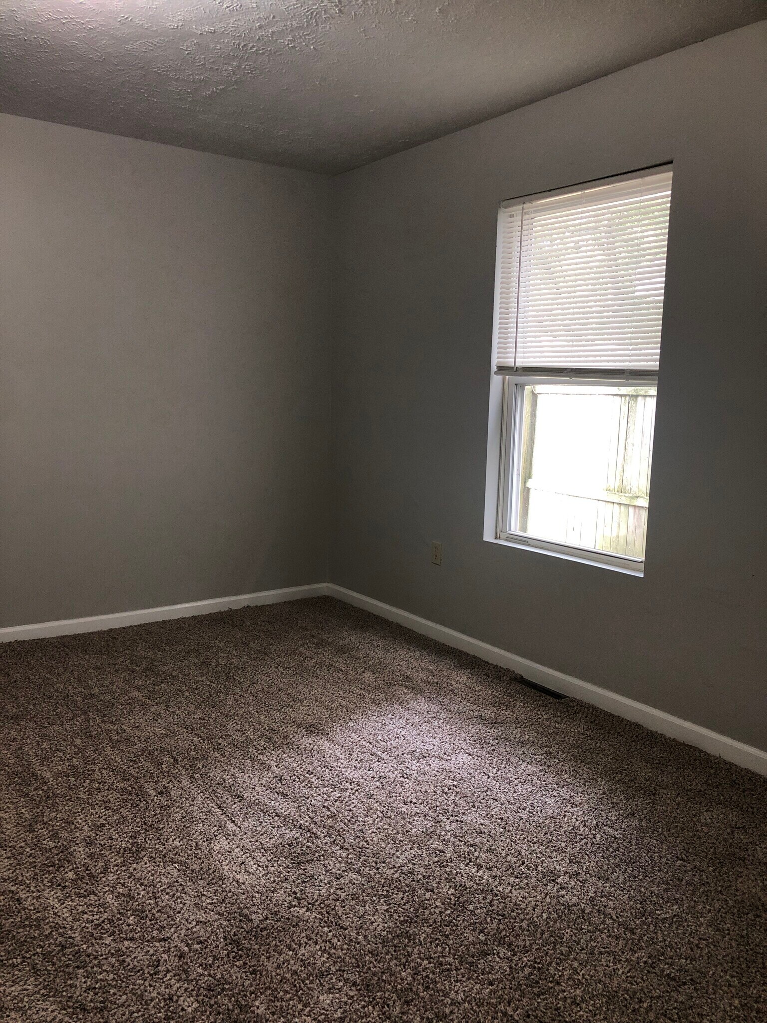 Building Photo - 725 Chestnut St