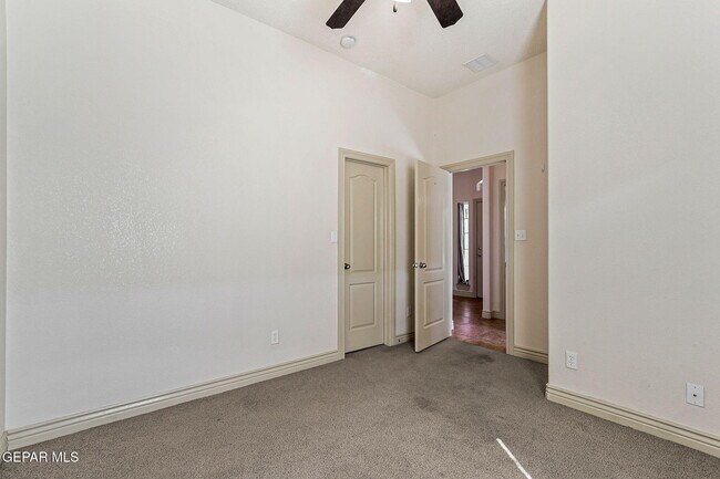 Building Photo - 5557 Gustavo Madrid Ln