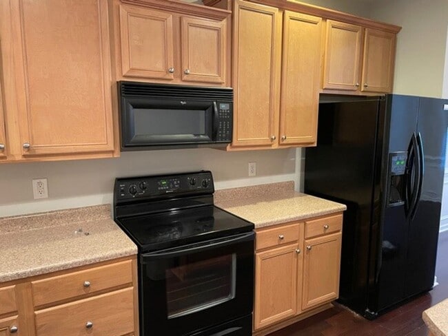 Building Photo - Prime North Raleigh Townhome with Dual Suites & Community Pool