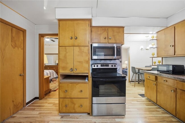 Building Photo - 6 Highland Park