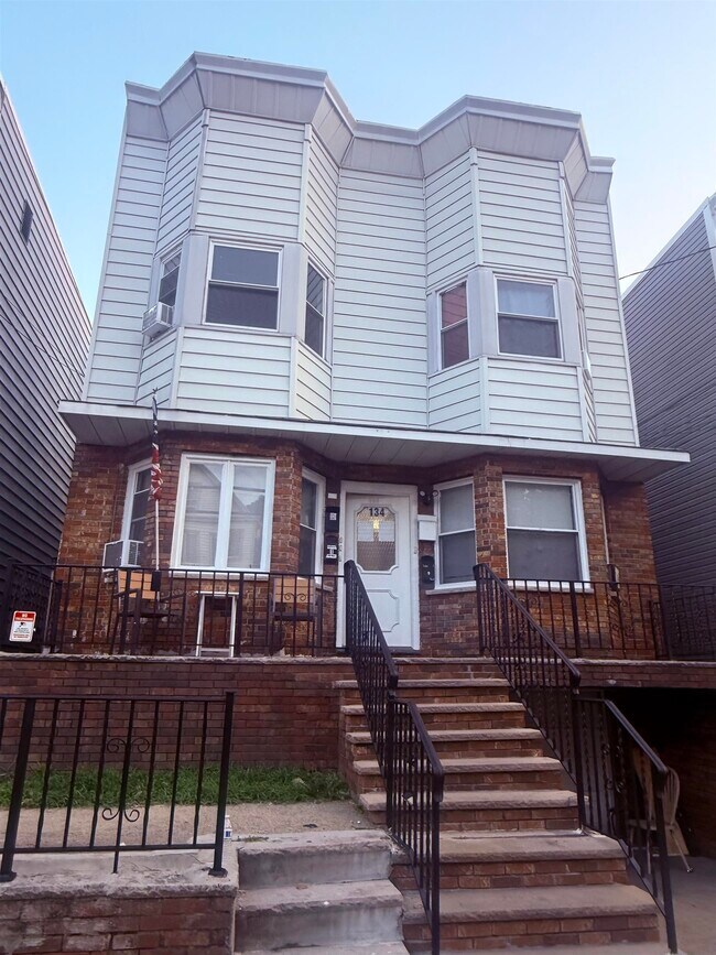 Building Photo - 134 W 27th St