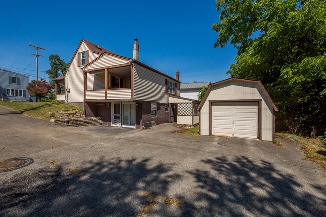 Building Photo - Stunning 4 Bedroom home in North Versailles available January 15!