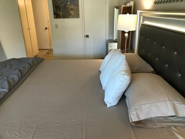 Building Photo - 1299 Cordova St