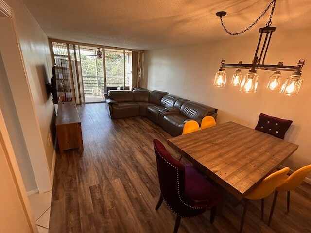 Building Photo - 9410 Tangerine Pl