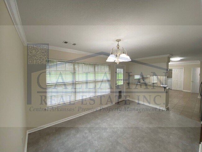 Building Photo - West LR Home