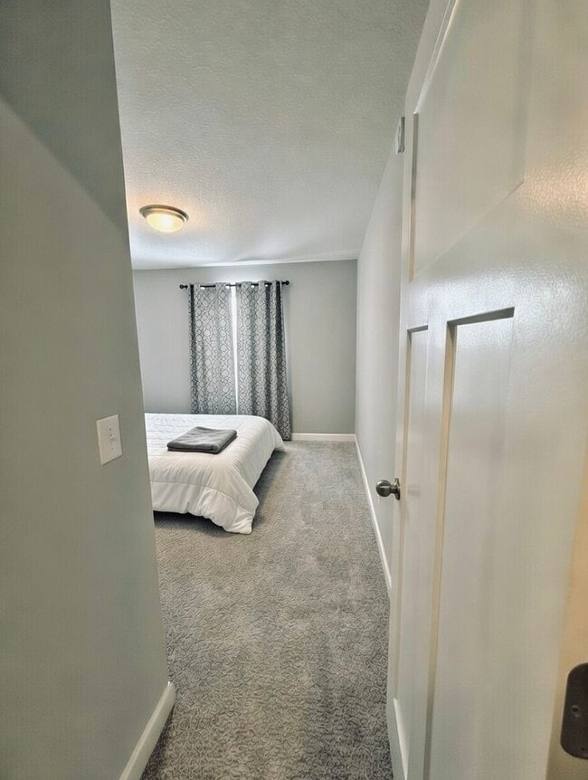 Building Photo - Beautiful New Construction 5bed 4bath Home in Otsego