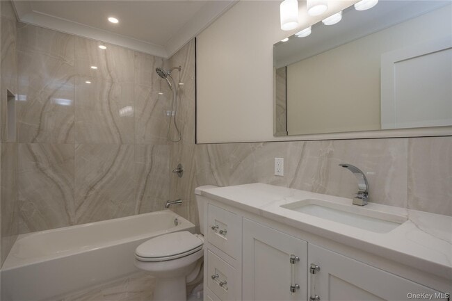 Building Photo - 7 Victoria Ln