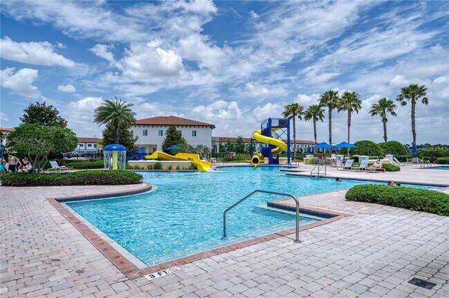 Building Photo - 2333 Pinehurst Ct
