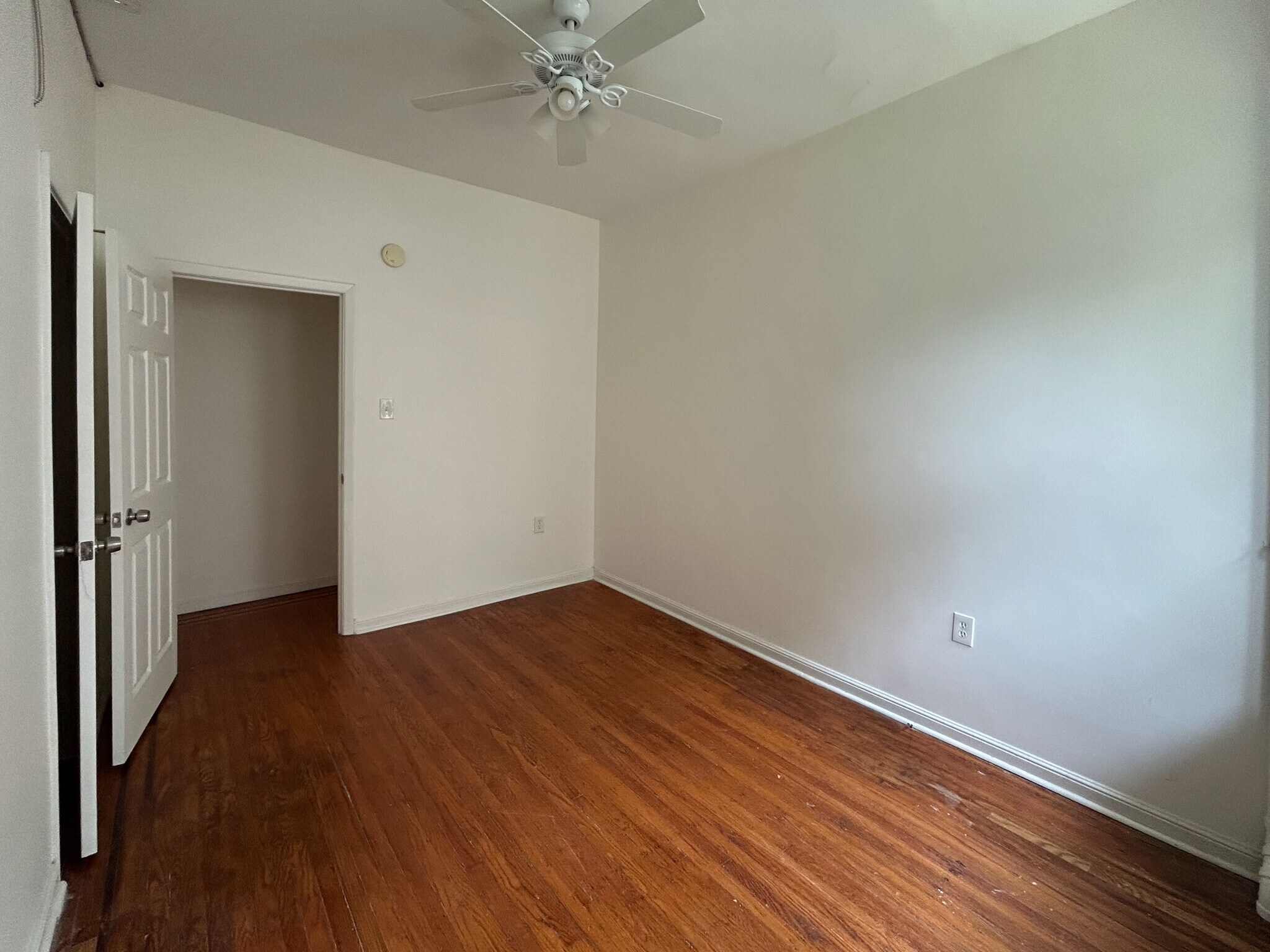 Building Photo - 2803 W Queen Ln