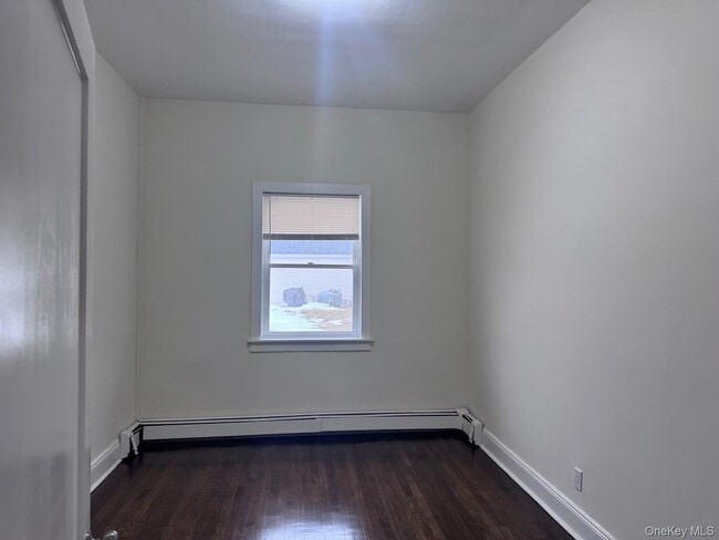 Building Photo - 62 Jerusalem Ave