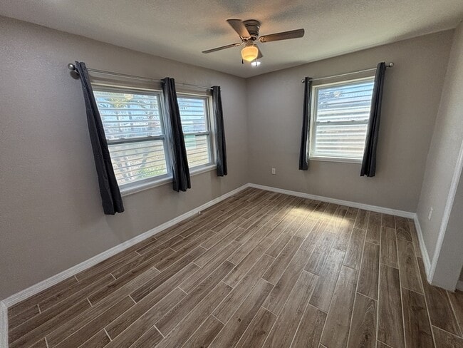 Building Photo - 4143 Conway Blvd