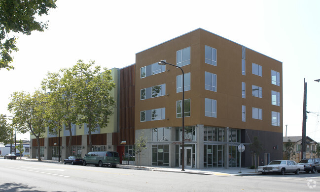 Building Photo - Aventerra Apartments
