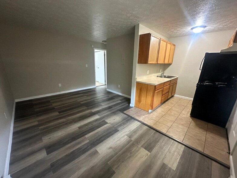 Building Photo - 520 Massillon Rd