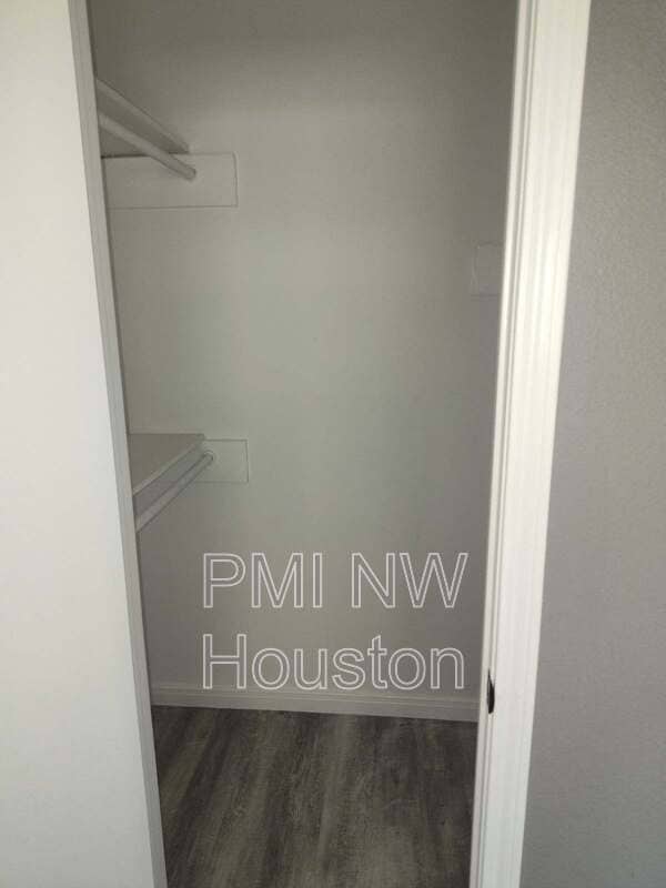 Building Photo - 2687 Gessner Rd