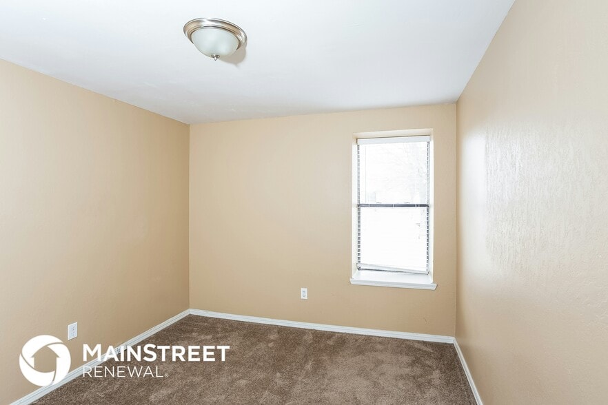 Building Photo - 3216 SW 95th St