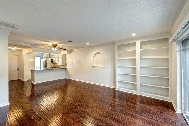 Building Photo - 1715 Moritz Dr