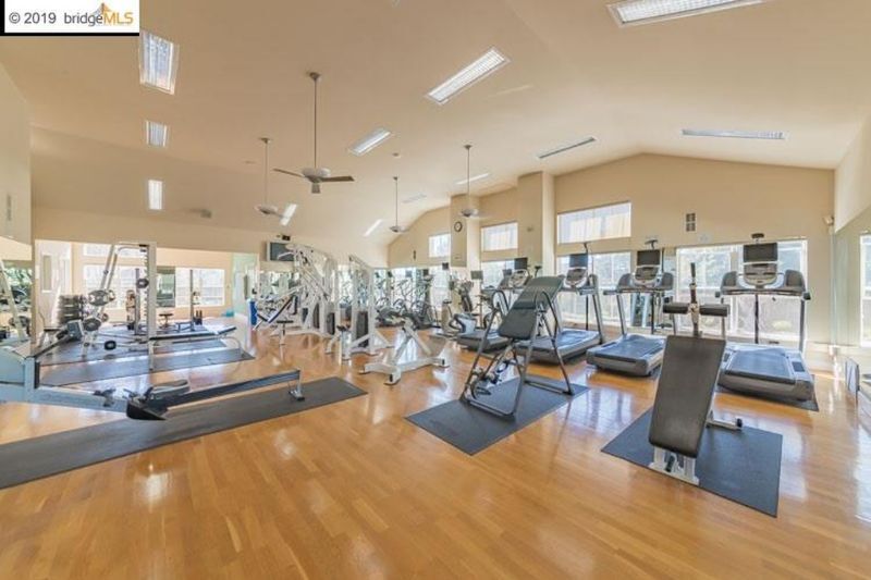 Full gym - 26 Bayside Ct