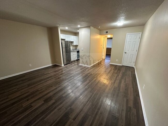 Building Photo - 6011 Barton Ave