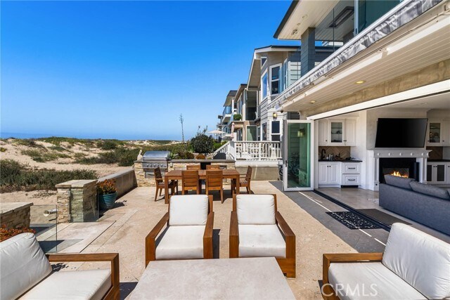 Building Photo - 7304 W Oceanfront