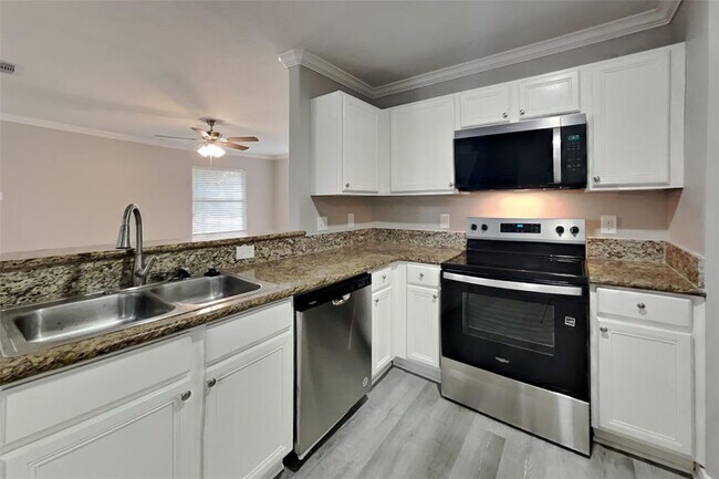 Building Photo - 18502 Dinner Creek Dr