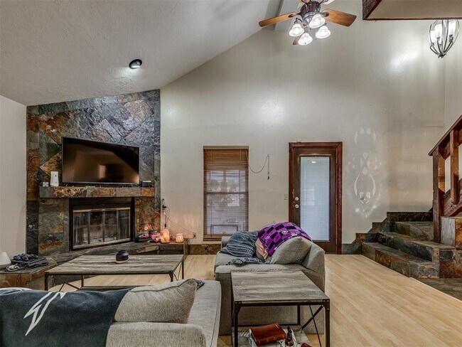 Building Photo - 813 Lapwing Rd