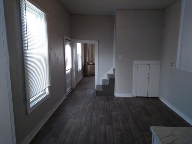 Building Photo - 631 Rawling St