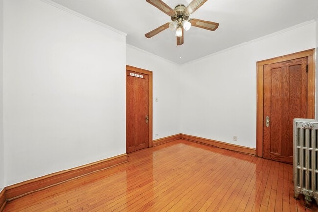 Building Photo - 5223 W School St