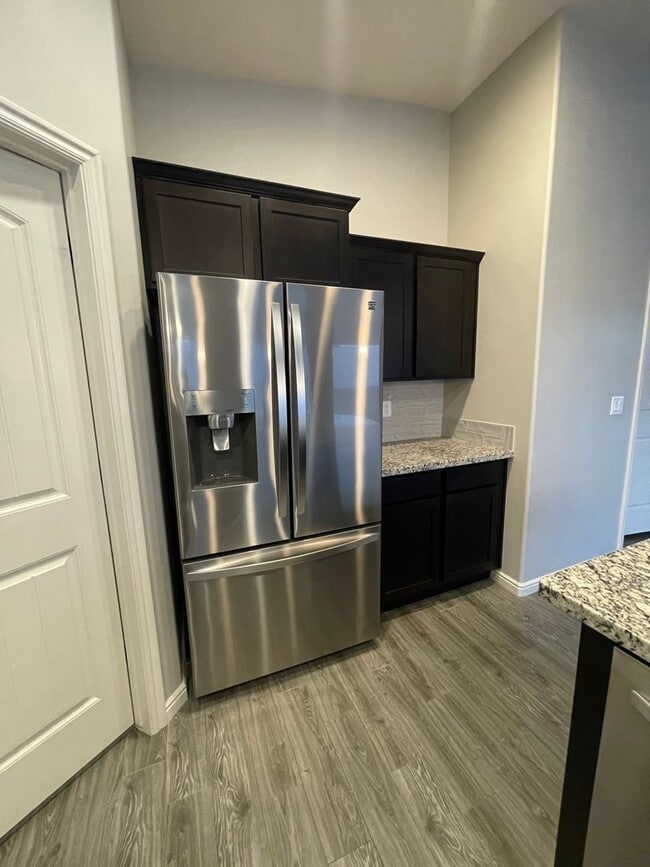 Building Photo - Home in Hayden Estates 3 bedroom, 2 bath with a 3 car garage