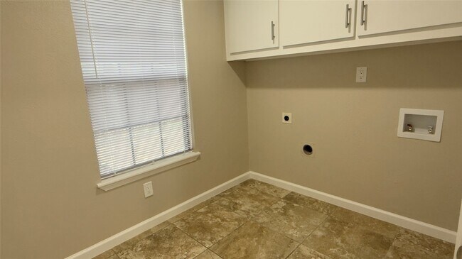 Building Photo - 1413 Colmar Dr