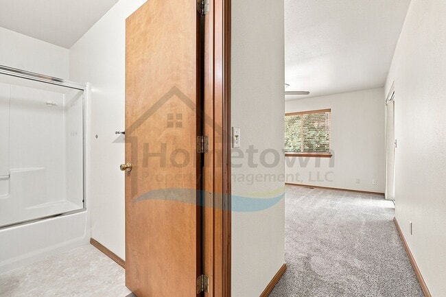 Building Photo - 7533 N Winter View Dr