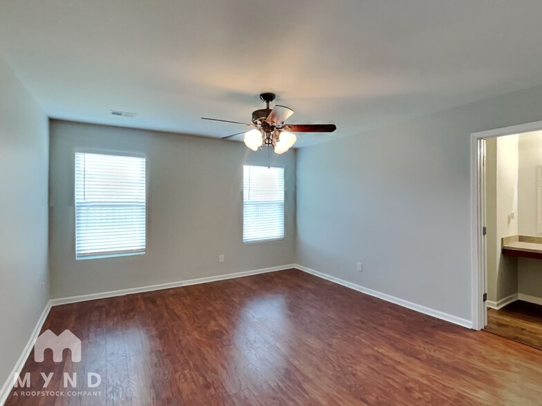 Building Photo - 390 Woodland Trl