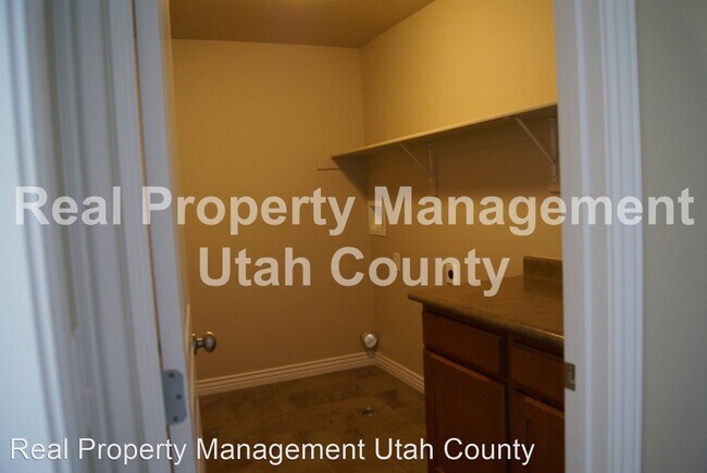 Building Photo - 4 br, 3 bath House - 636 S 2250 W