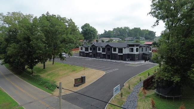 Primary Photo - 1934 Shields Ferry Rd