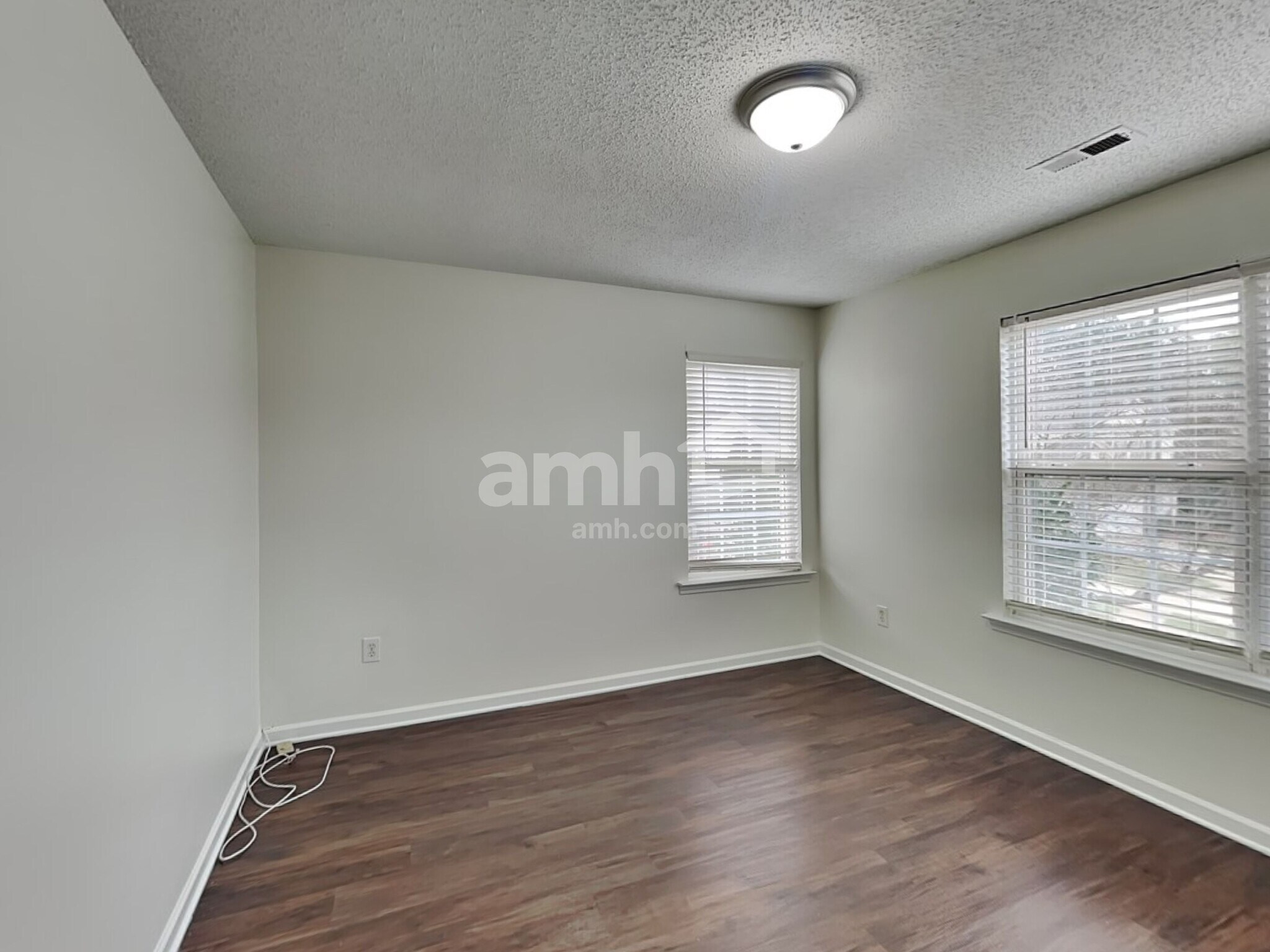 Building Photo - 8849 Laurel Run Dr