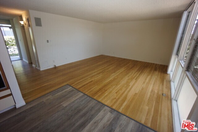 Building Photo - 11133 ROSE Ave