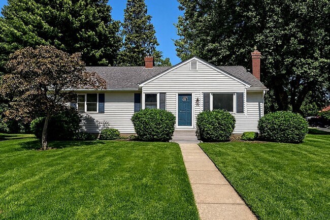Primary Photo - 361 Meadowbrook Ave