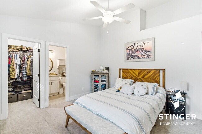 Building Photo - 40 Canopy Ln