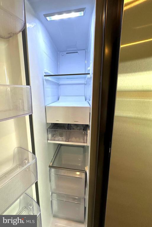 Building Photo - 369 Huntwell W Ave