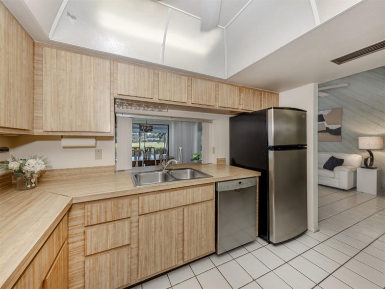 Building Photo - 117 Lacewing Pl