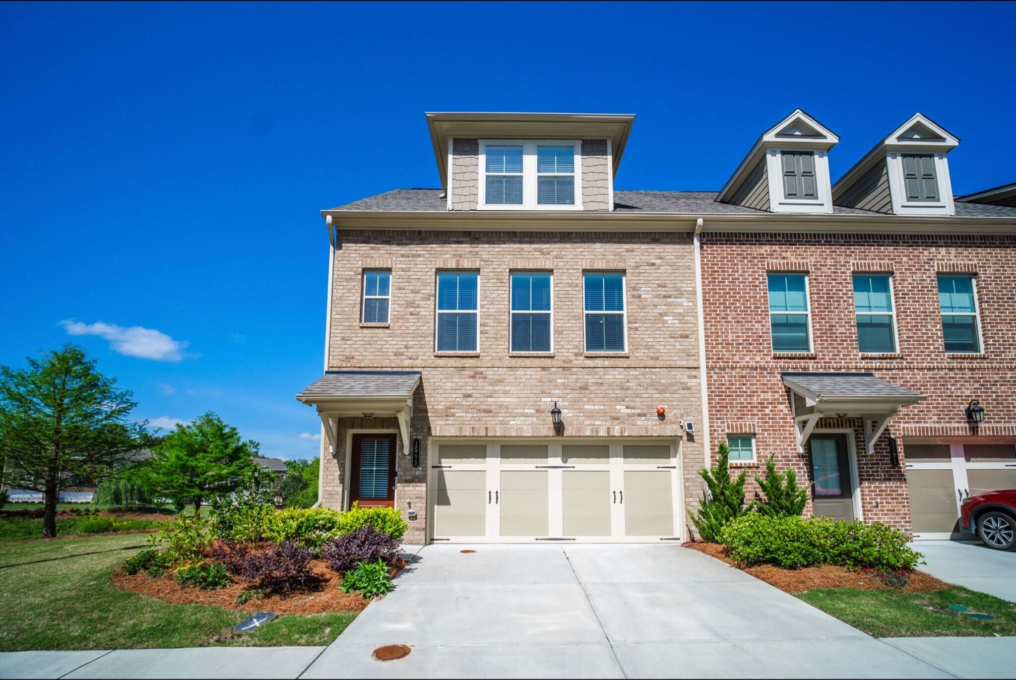 Building Photo - 1595 Ridgebrook Downs