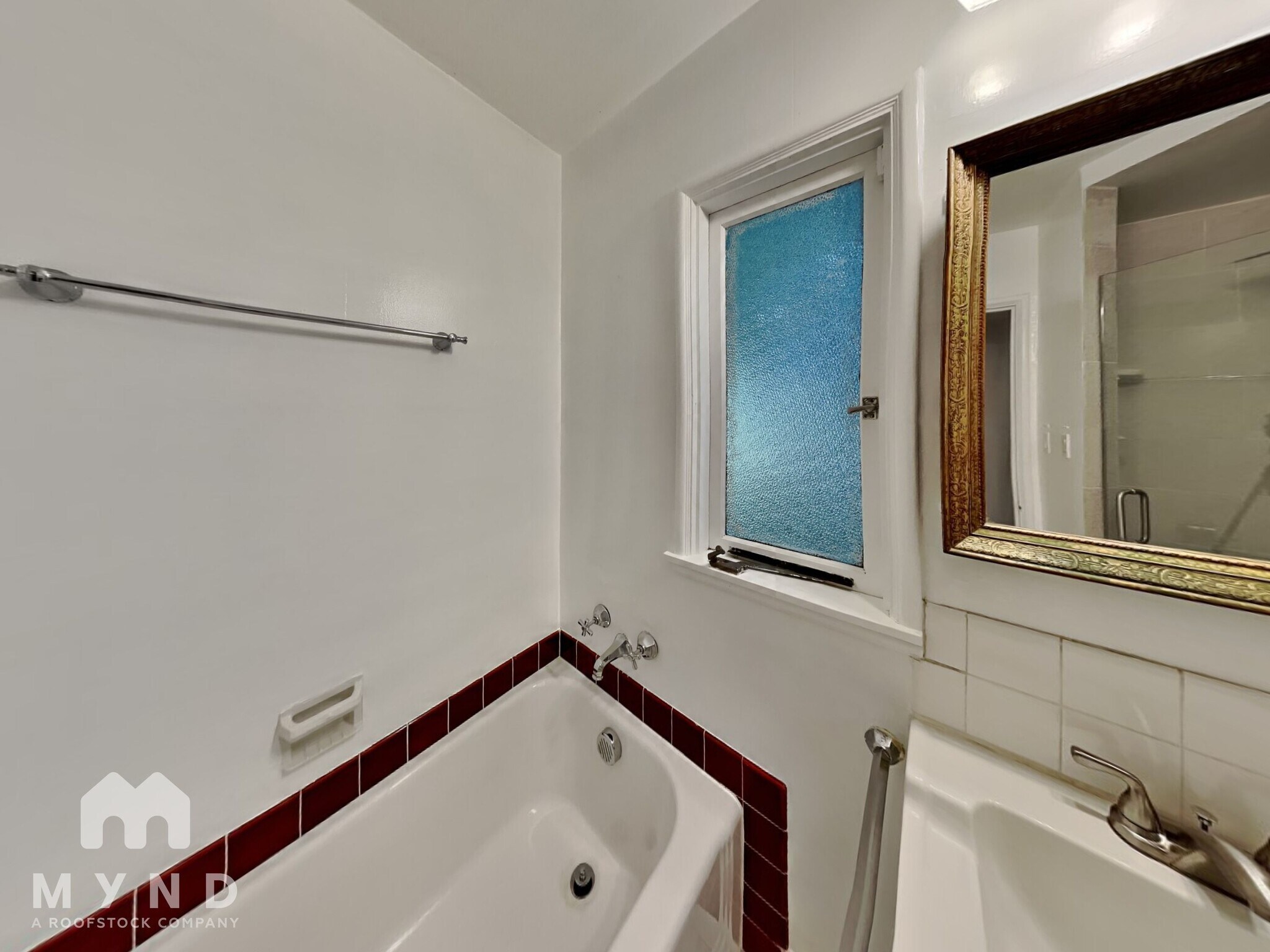 Building Photo - 1213 10th Ave