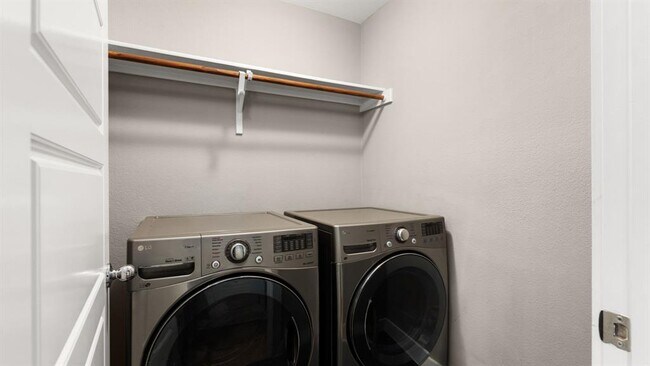 Building Photo - 5910 Swayden Ln