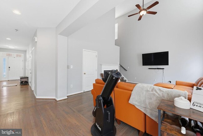 Building Photo - 1 Rivers Edge Terrace