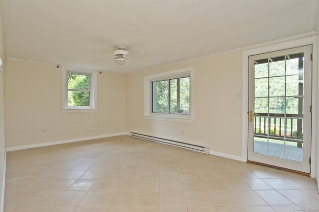 Building Photo - 29 Lavelle Ave