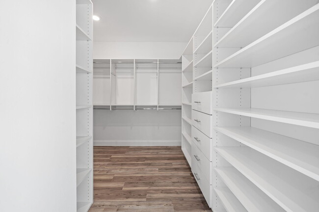 Building Photo - 3270 Dunning Dr